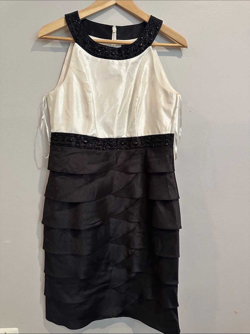 Jessica Howard Black and White Beaded Tiered Mini Dress